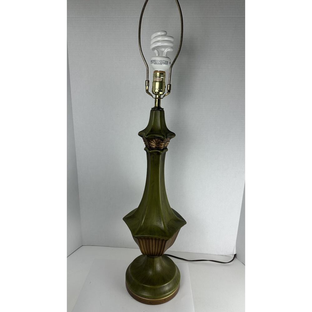 Lovely Mid Century Royal Haeger Table Lamp Orig. Finial & Gold Label Green VTG
